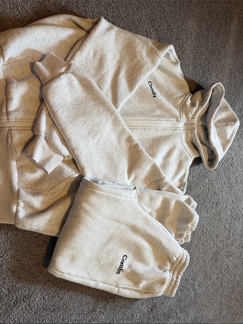 Comfrt Cloud Zip Hoodie & Jogger Set!